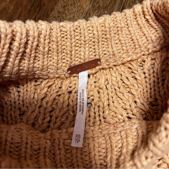 Free People Isla Cable Stitch Sweater in Tan XS Relaxed Oversized Boho Grandma - Picture 4 of 11